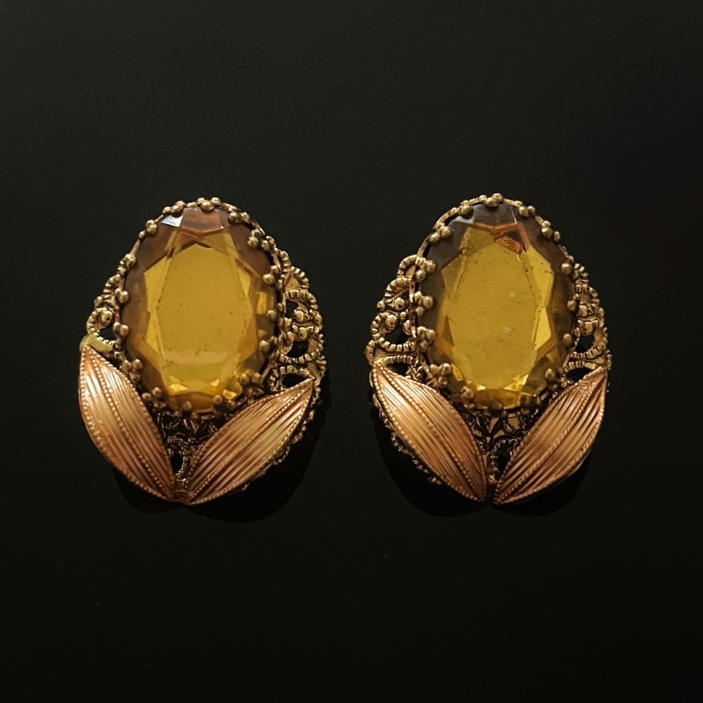 ✨Gorgeous Signed West Germany Clip On Earrings